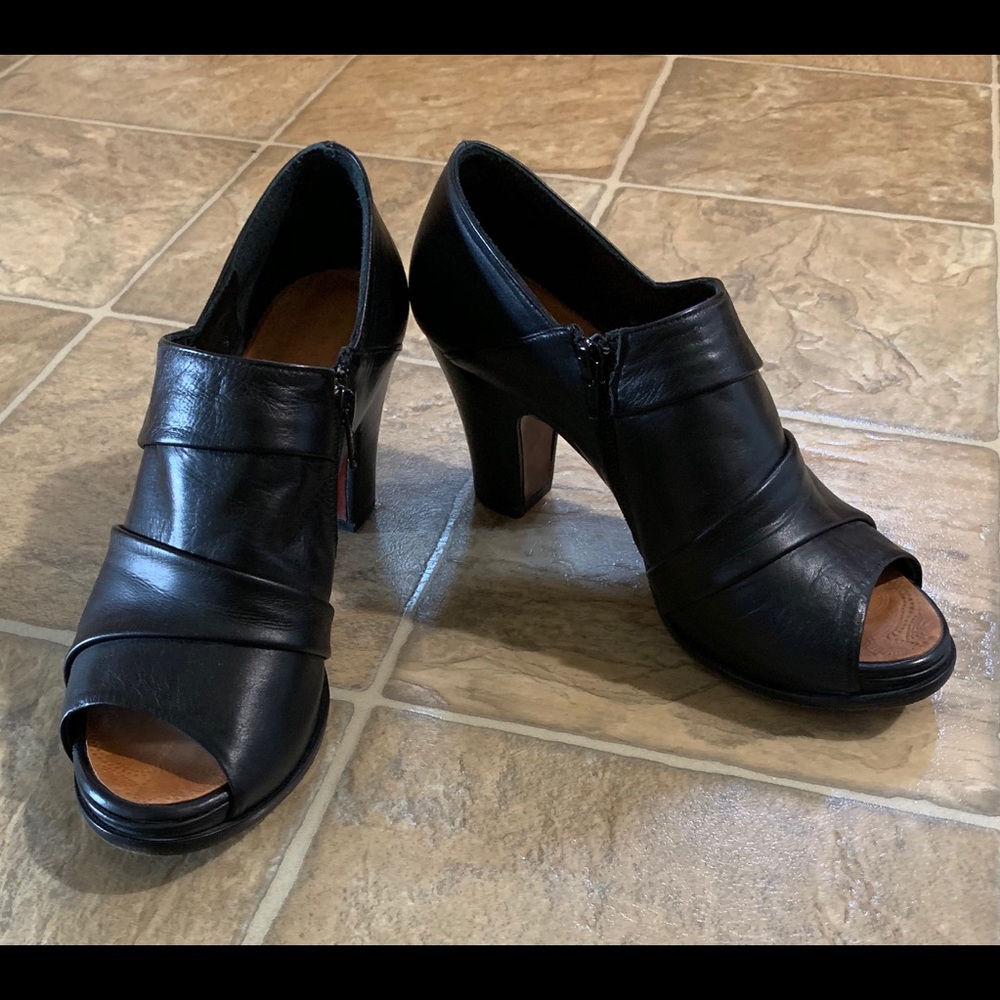 Chie Mihara Peep Toe Heels